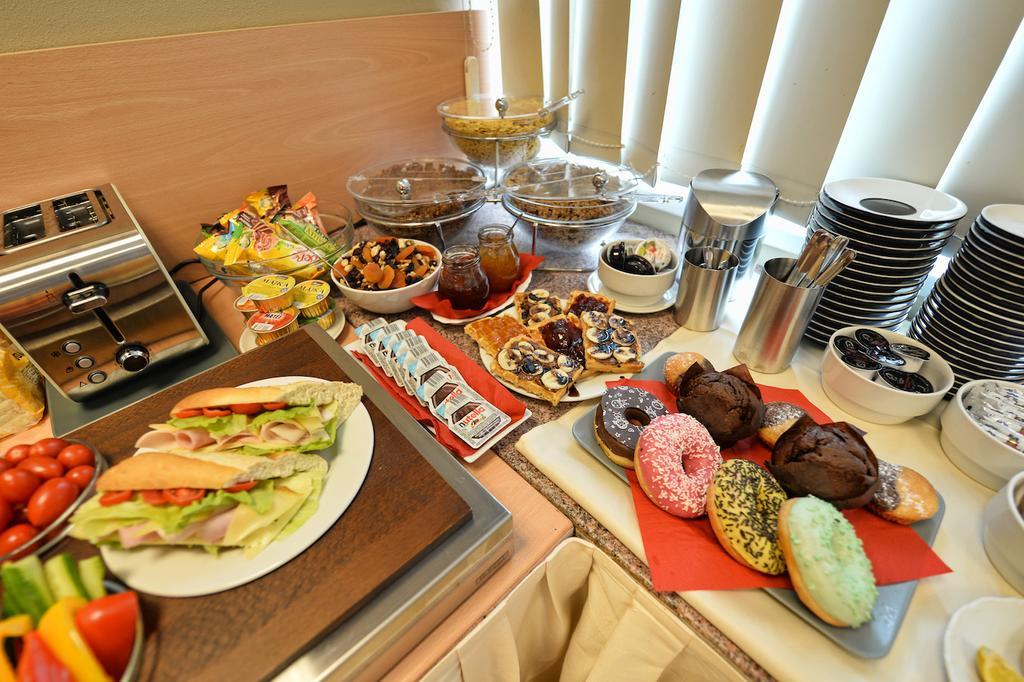 Hotel Vaka Brno Ngoại thất bức ảnh