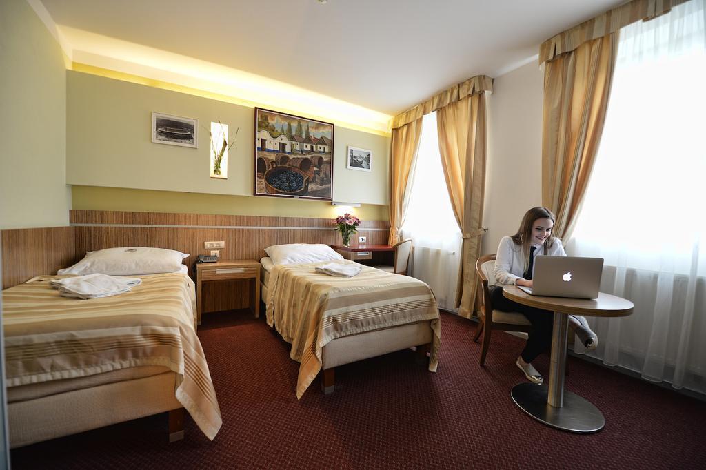 Hotel Vaka Brno Ngoại thất bức ảnh